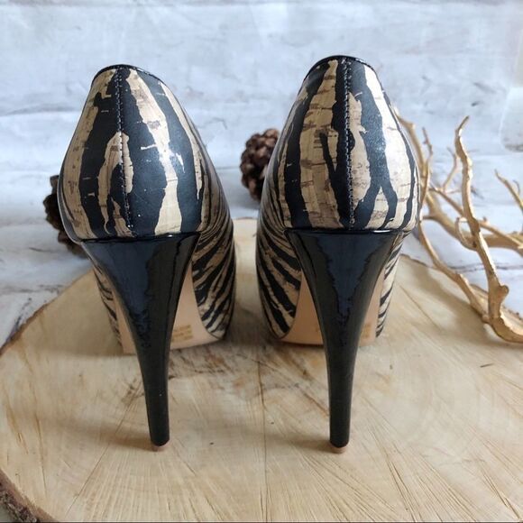 Qupid Zebra Print Cork Textured high pumps 6.5 - Picture 5 of 6